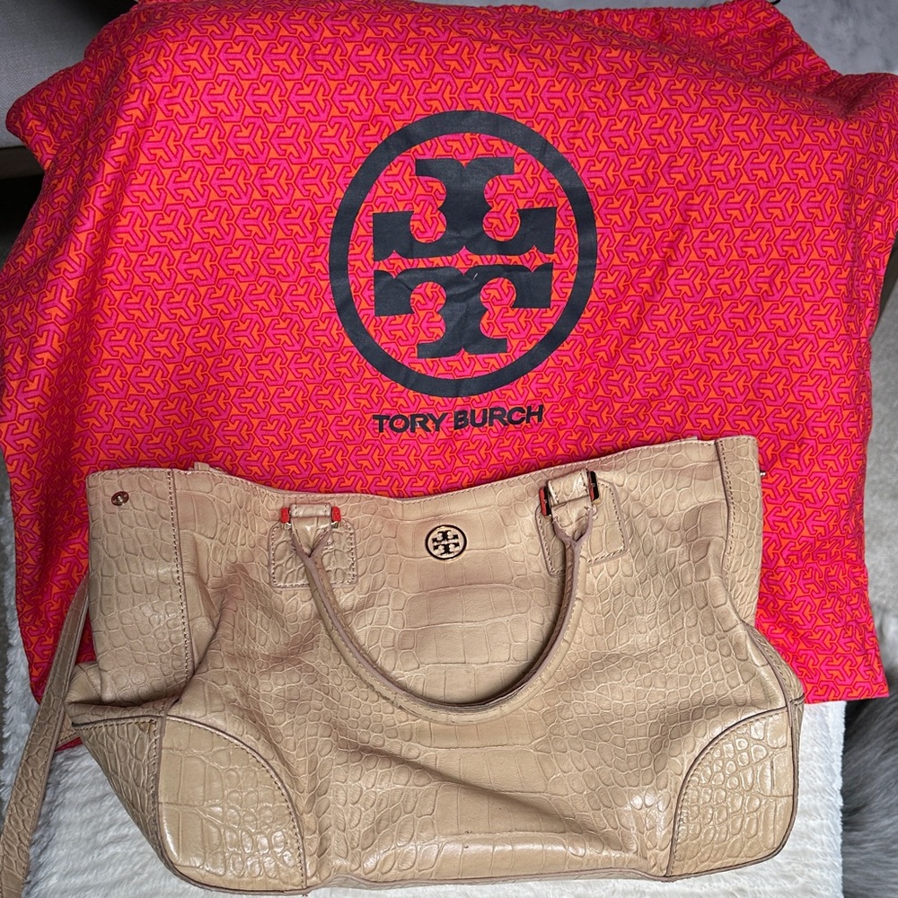 Tory Burch  Robinson Double Zip Tote, Beige Croc-Embossed